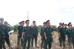 Kiểm tra công tác chuẩn bị diễn tập tác chiến phường Hội An Tây