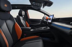 BYD Dolphin G DM-i 2026: Hatchback lai điện giá từ 522 triệu đồng khuấy đảo châu Âu