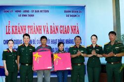 Bàn giao nhà ở cho gia đình chính sách tại xã Vĩnh Thịnh