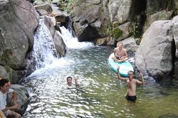 Trốn nóng ngày hè ở suối Ma Rừng