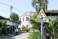 Dán rao vặt trên biển báo giao thông