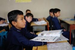 Trẻ em Afghanistan theo đuổi con chữ giữa muôn vàn thách thức