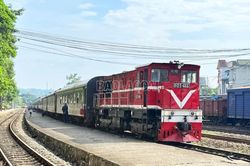 Tìm lại ký ức xưa qua chuyến tàu Lào Cai - Yên Bái