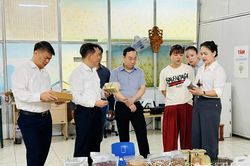 T&acirc;n H&ograve;a x&acirc;y dựng Đảng vững mạnh