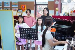 Để trẻ em được lớn lên cùng những giai điệu tuổi thơ