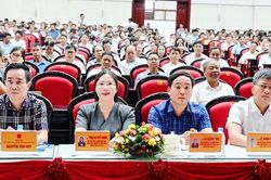 Rèn luyện kỹ năng nghị trường sắc bén