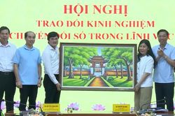 Hà Nội chia sẻ chuyển đổi số y tế với Hưng Yên