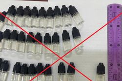 Khởi tố ba đối tượng mua, chia nhỏ tinh dầu CBD chứa ma túy để bán kiếm lời