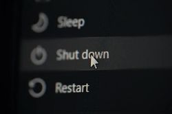 Shutdown hay Sleep: Thói quen tưởng nhỏ nhưng có thể ảnh hưởng tuổi thọ máy tính