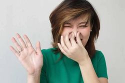 Không cần nước hoa đắt tiền: Đây là 6 mẹo giảm mùi cơ thể ngày nắng nóng bạn nên thử