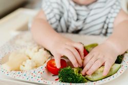 Trẻ ăn dặm cha mẹ tuyệt đối đừng thêm cái này vào nếu không muốn hại con