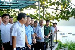 Bí thư Tỉnh ủy Lương Nguyễn Minh Triết kiểm tra thực tế các khu vực nuôi trồng thủy sản