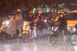 Dự b&aacute;o thời tiết 14/6: Miền Bắc ng&agrave;y nắng n&oacute;ng, chiều tối chuyển mưa lớn