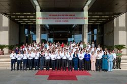 Chủ tịch Quốc hội và Thủ tướng Chính phủ gặp mặt Lãnh đạo các cơ quan báo chí