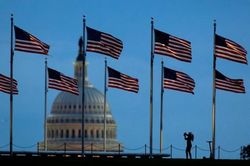 Ông Trump đau đầu vì tình báo