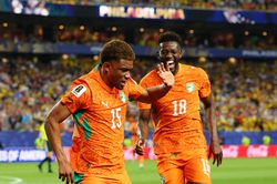 Sao MU giúp Bờ Biển Ngà có 3 điểm tại World Cup