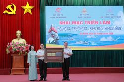 Khai mạc Triển lãm 'Hoàng Sa, Trường Sa - Biển, đảo thiêng liêng'