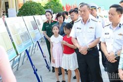 Khai mạc triển lãm 'Hoàng Sa, Trường Sa - Biển, đảo thiêng liêng'