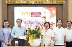 Phó Bí thư Thành ủy TPHCM Văn Thị Bạch Tuyết thăm, chúc mừng các cơ quan báo chí