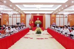 Chuyển mạnh từ tư duy 'quản l&yacute; gi&aacute;o dục' sang 'quản trị ph&aacute;t triển gi&aacute;o dục'
