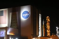 NASA đối mặt những thử thách lớn nào khi thực hiện sứ mệnh Artemis 3?