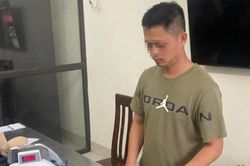 Khởi tố chủ tàu cá vận chuyển trái phép hơn 47 vạn Nhân dân tệ qua biên giới