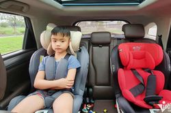 Cận 'giờ G' áp dụng ghế trẻ em trên ô tô: Lo lắng vì xe nhỏ, nhà đông con
