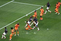 Diallo ghi b&agrave;n ph&uacute;t 90 gi&uacute;p Cote d'Ivoire thắng s&aacute;t n&uacute;t Ecuador