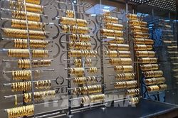 Giá vàng thế giới tăng mạnh sau thỏa thuận hòa bình Mỹ-Iran