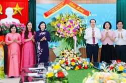 Ninh Bình gặp mặt đoàn đại biểu tham dự Đại hội Phụ nữ toàn quốc XIV