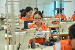 C&ocirc;ng đo&agrave;n g&oacute;p sức tăng tốc sản xuất đơn h&agrave;ng xuất khẩu