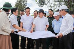 Chủ tịch UBND tỉnh An Giang Hồ Văn Mừng tháo gỡ khó khăn một số dự án tại đặc khu Phú Quốc