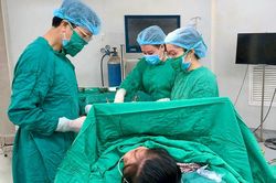 Bệnh viện Sản - Nhi Bắc Ninh số 1 triển khai thành công kỹ thuật bóc u xơ tử cung trong mổ lấy thai