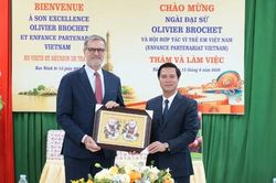 Đại sứ Cộng hòa Pháp thăm, làm việc tại Cơ sở Bảo trợ xã hội tổng hợp Bắc Ninh