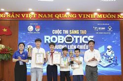 Trao giải cuộc thi sáng tạo Robotics phường Liên Chiểu