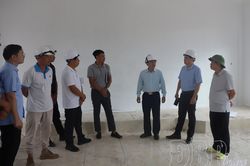 Phó Chủ tịch UBND tỉnh Nguyễn Văn Đoạt kiểm tra tiến độ trường liên cấp tại xã Nậm Kè, Quảng Lâm