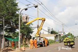 Áp dụng giá điện theo khung giờ cao điểm mới: Làm gì để hóa đơn tiền điện không tăng?