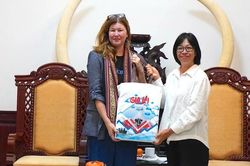 Phó Chủ tịch UBND tỉnh Nguyễn Thị Thanh Lịch tiếp xã giao Trưởng đại diện UNICEF tại Việt Nam