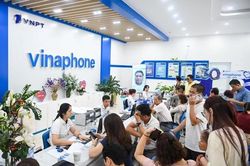 H&agrave;ng ngh&igrave;n người đổ x&ocirc; x&aacute;c thực th&ocirc;ng tin thu&ecirc; bao trong ng&agrave;y đầu kh&oacute;a SIM