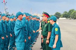 Thăm, kiểm tra lực lượng Hải đội Dân quân thường trực huấn luyện trên biển