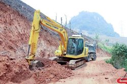 Nông dân xã Yên Châu chung sức xây dựng nông thôn mới
