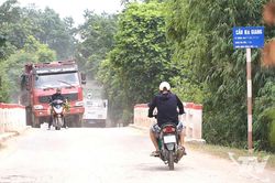 Siết chặt quản lý xe vận chuyển đất trên tuyến ĐT.262