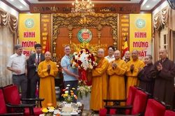 Hà Nội: Phó Chủ tịch Quốc hội Cộng hòa Liên bang Đức thăm lãnh đạo Trung ương GHPGVN tại chùa Quán Sứ