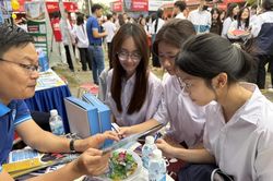 Loạt trường đại học c&ocirc;ng bố học ph&iacute; năm học 2026-2027