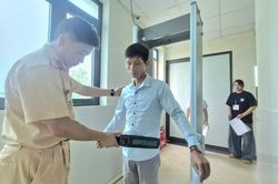 Phát hiện 5 trường hợp sử dụng thiết bị tinh vi gian lận sát hạch lái xe tại Bắc Ninh