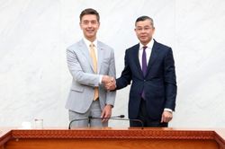 Bộ trưởng Ngô Văn Tuấn tiếp Đại sứ, Trưởng phái đoàn EU tại Việt Nam Julien Guerrier