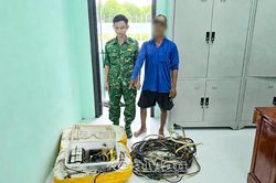 Tự nguyện giao nộp công cụ kích điện, bảo vệ nguồn lợi thuỷ sản