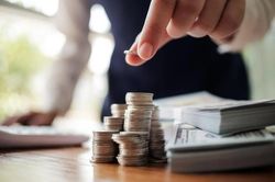 Lương tăng đều nhưng tài khoản vẫn trống? 6 nguyên nhân khiến nhiều người mãi không tích lũy được tiền