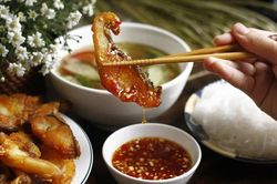 Ăn nước mắm mỗi ngày, 4 nhóm người này có thể đối mặt với nhiều biến chứng nguy hiểm
