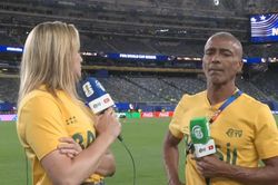 Phóng viên nói Brazil hòa như thua, huyền thoại chê 'không biết gì về bóng đá'